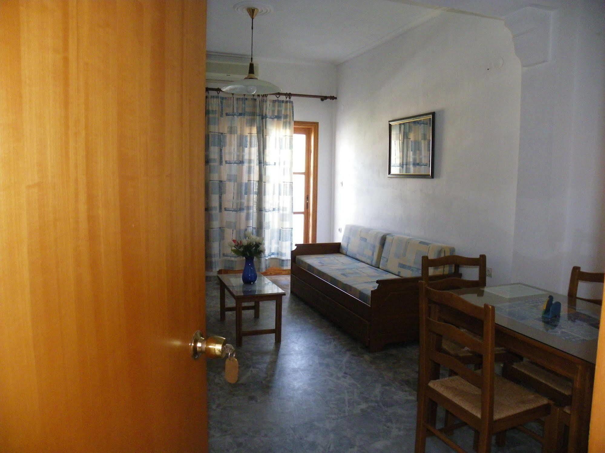Filoxenia Apartments 2 Palaiochora Exterior photo